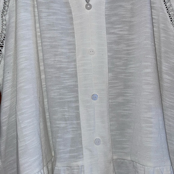 White Top - Picture 3 of 7